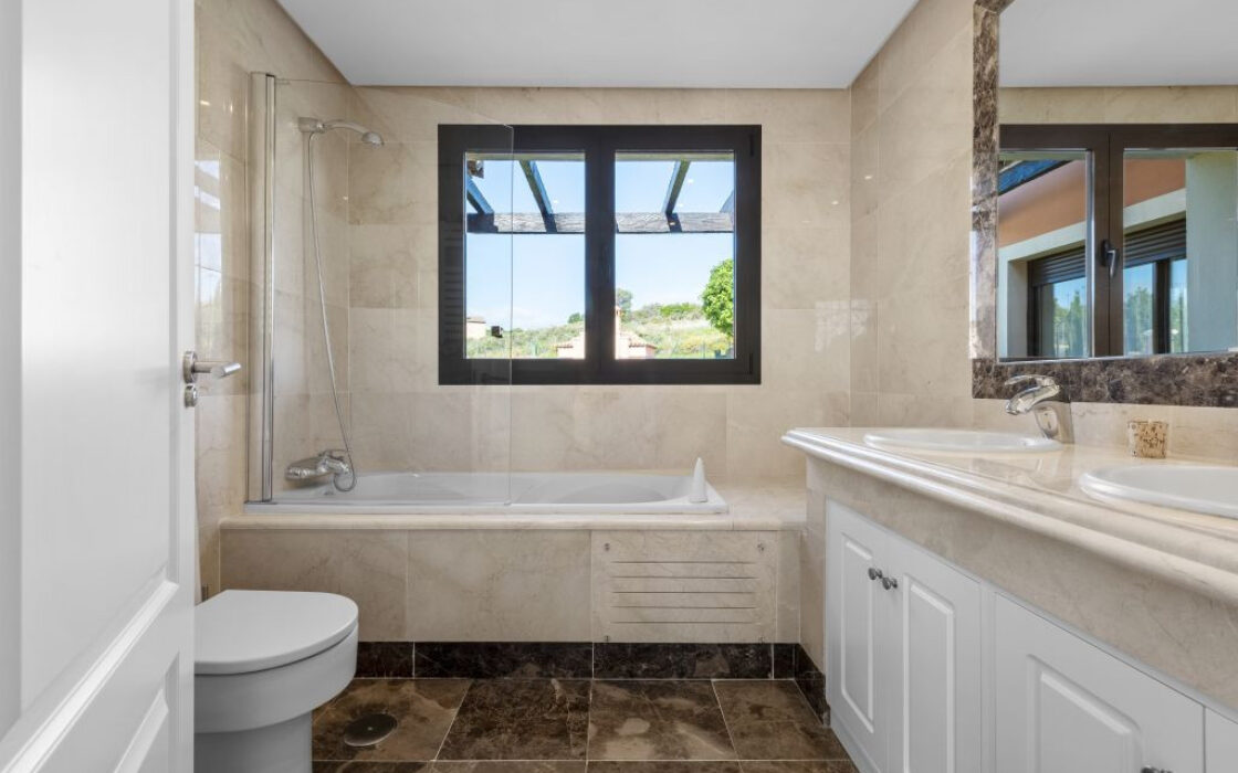 Виллы с террасой в Эстепоне, 3 спальни, 162 кв.м.