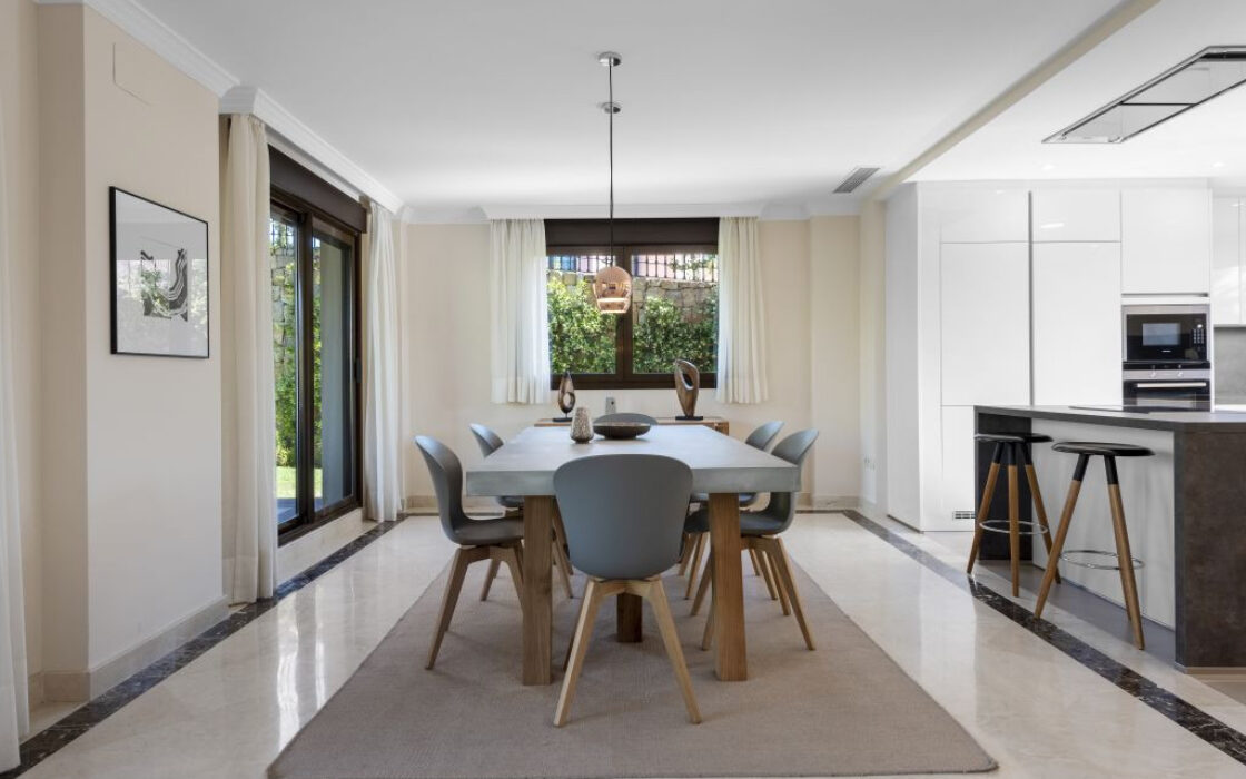 Виллы с террасой в Эстепоне, 3 спальни, 162 кв.м.