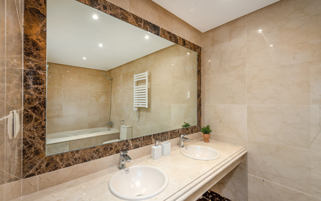 Виллы с террасой в Эстепоне, 3 спальни, 162 кв.м.