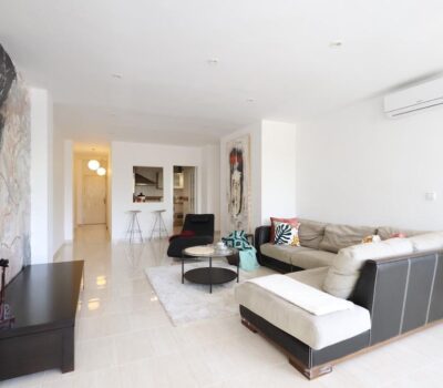 Апартаменти 110 кв.м з 3 спальнями в Торрев’єсі біля моря