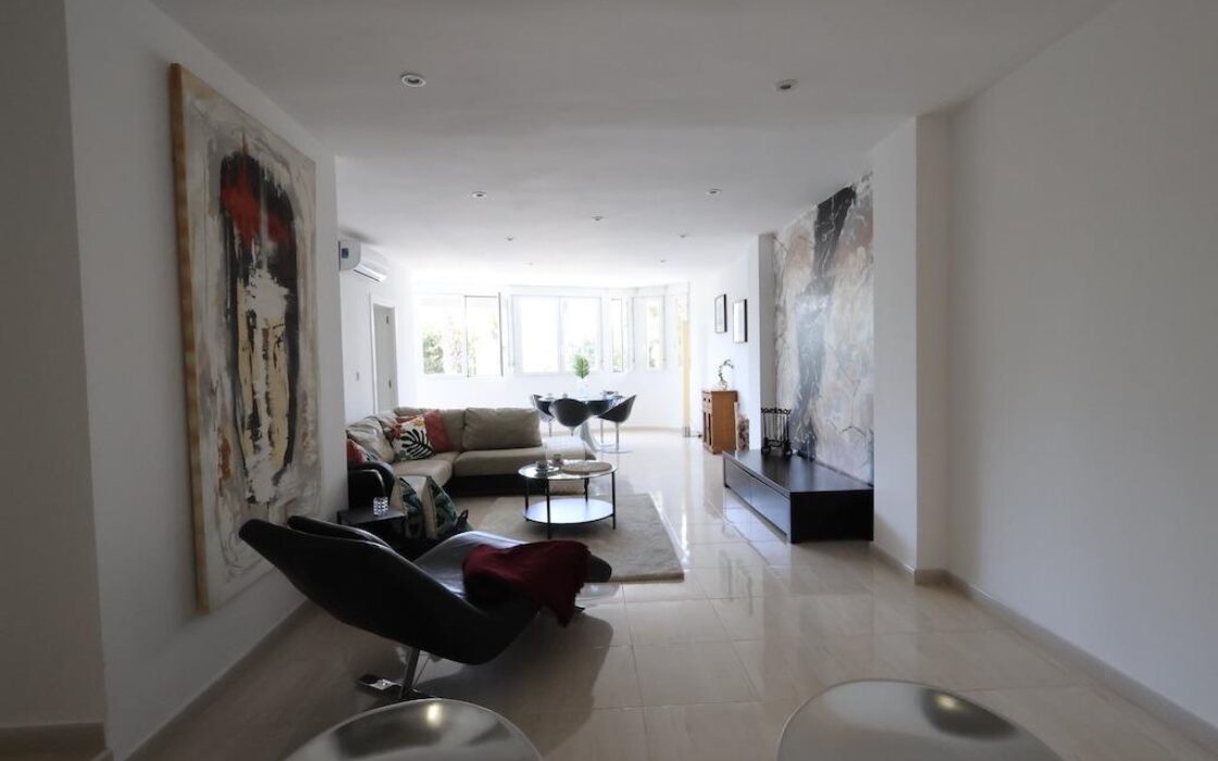 Апартаменты 110 кв.м с 3 спальнями в Торревьехе у моря