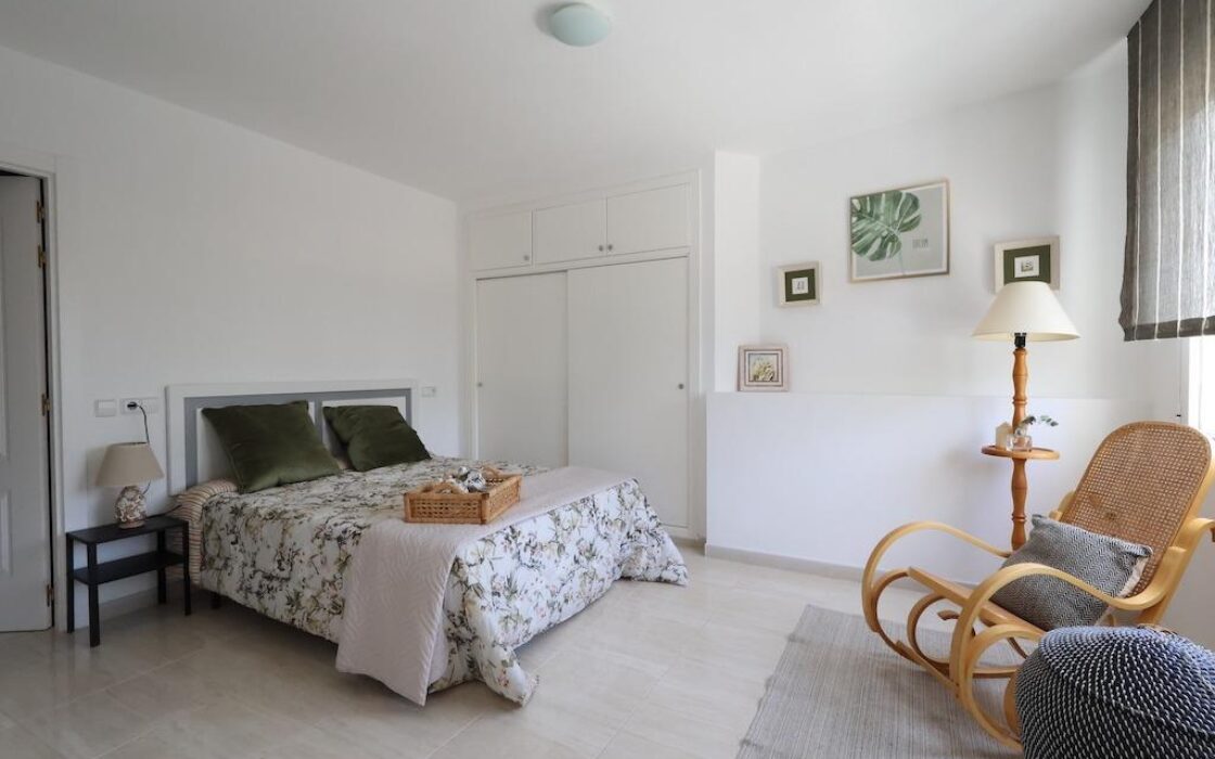 Апартаменты 110 кв.м с 3 спальнями в Торревьехе у моря