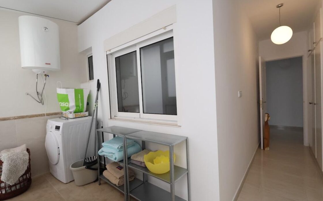 Апартаменты 110 кв.м с 3 спальнями в Торревьехе у моря