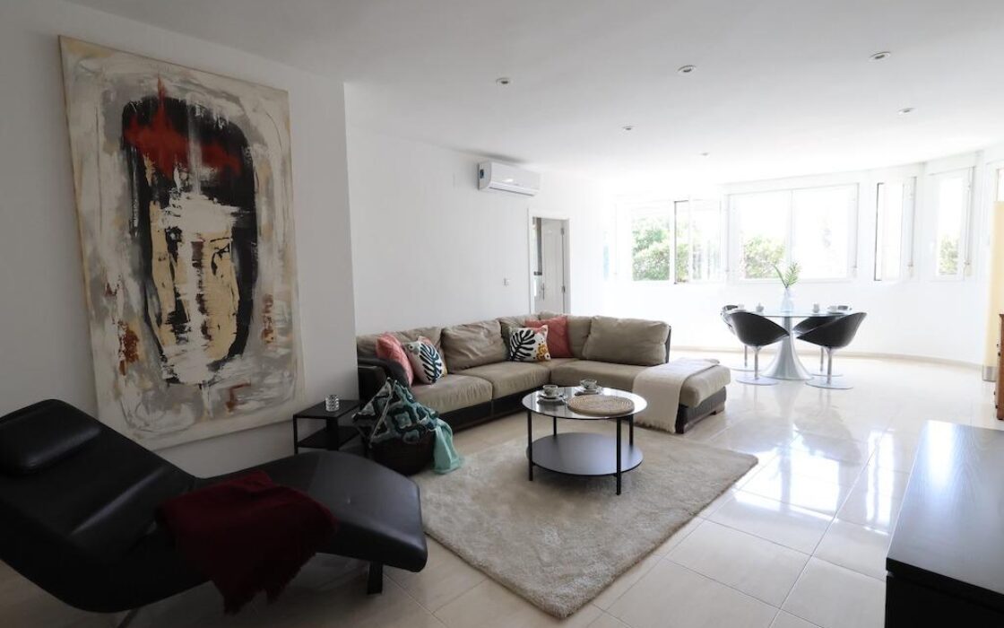 Апартаменты 110 кв.м с 3 спальнями в Торревьехе у моря