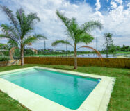 Виллы с 4 спальнями в Эстепоне у гольф-клуба, 175 кв.м.