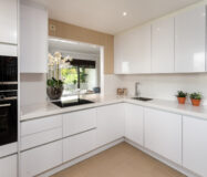 Виллы с 4 спальнями в Эстепоне у гольф-клуба, 175 кв.м.