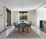 Виллы с 4 спальнями в Эстепоне у гольф-клуба, 175 кв.м.