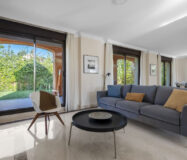 Виллы с 4 спальнями в Эстепоне у гольф-клуба, 175 кв.м.