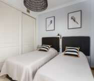 Виллы с 4 спальнями в Эстепоне у гольф-клуба, 175 кв.м.