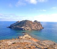 Квартира у моря в Агиласе с террасой и шикарным видом