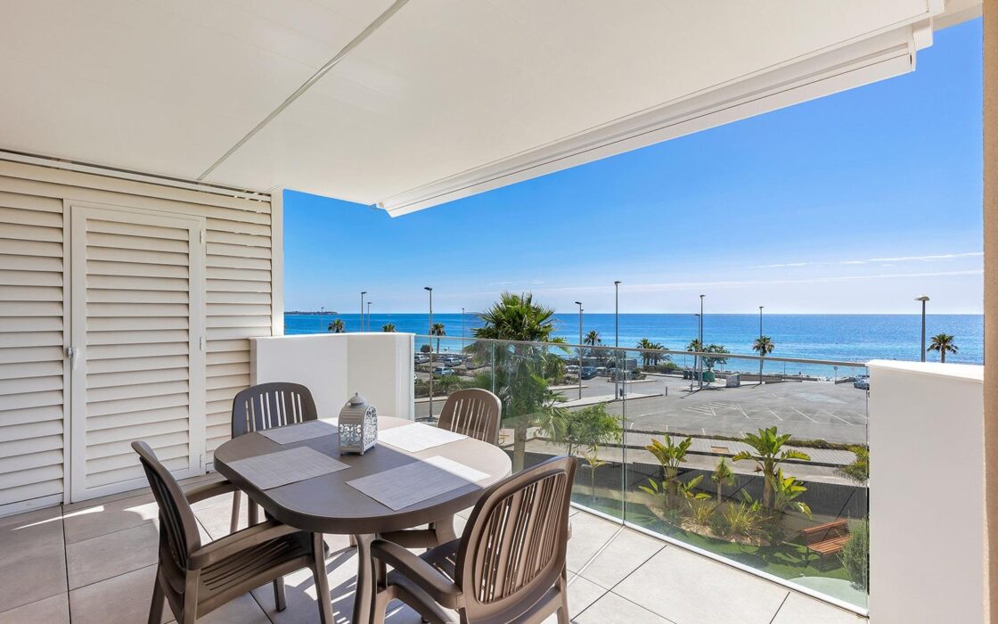 Апартаменты у моря в Миль-Пальмерас с 2 спальнями и террасой