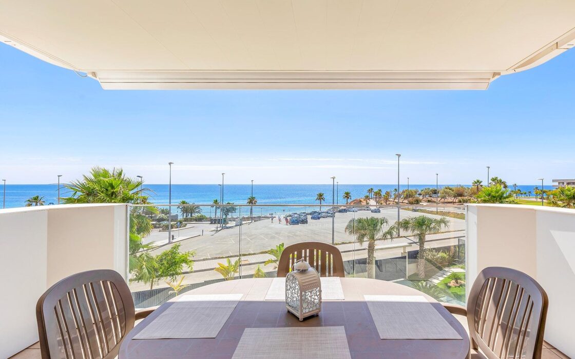 Апартаменты у моря в Миль-Пальмерас с 2 спальнями и террасой