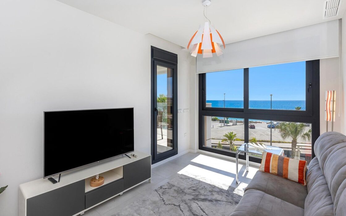 Апартаменты у моря в Миль-Пальмерас с 2 спальнями и террасой