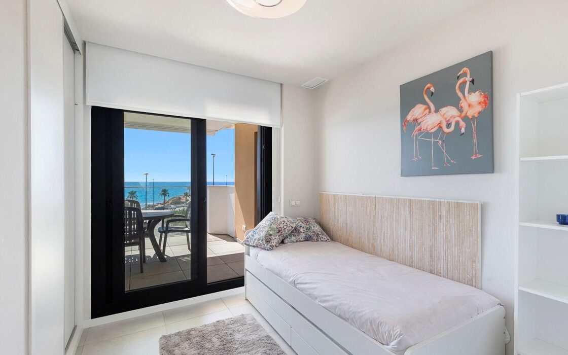 Апартаменты у моря в Миль-Пальмерас с 2 спальнями и террасой