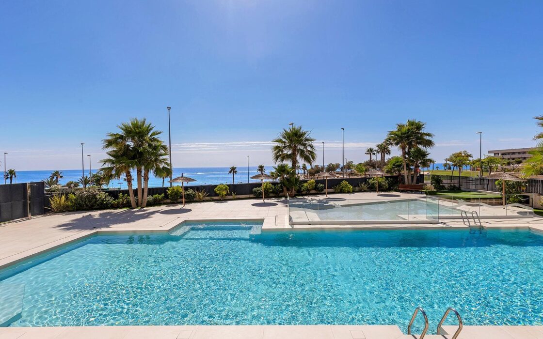 Апартаменты у моря в Миль-Пальмерас с 2 спальнями и террасой