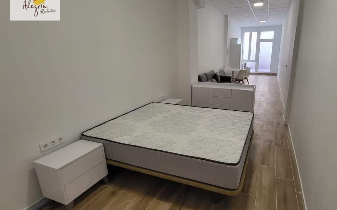 Апартаменты в Валенсии 42 кв.м с кондиционером и мебелью