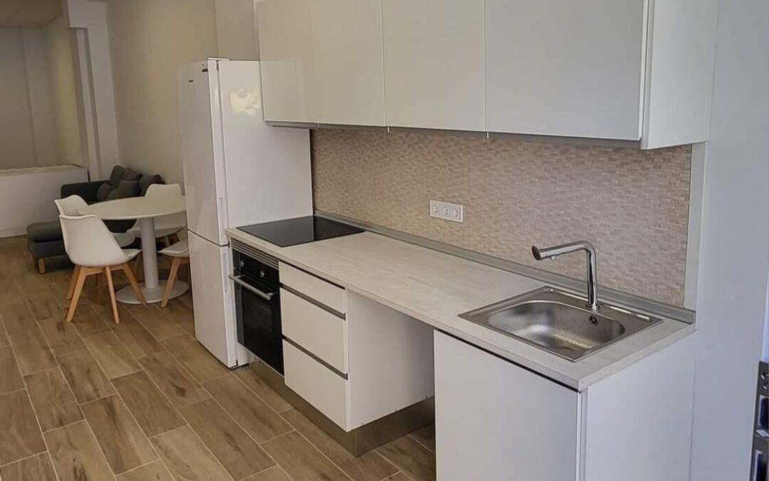 Апартаменты в Валенсии 42 кв.м с кондиционером и мебелью