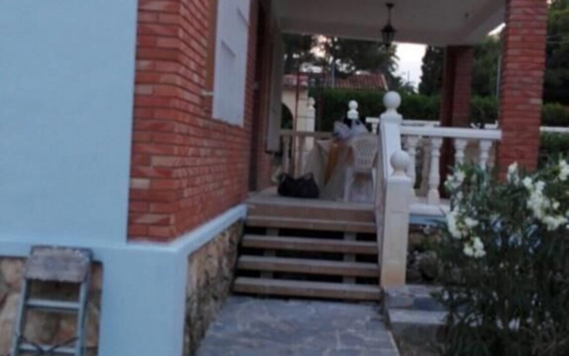 Дом в L’Eliana 135 кв.м с террасой и бассейном