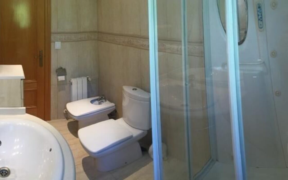 Дом в L’Eliana 135 кв.м с террасой и бассейном