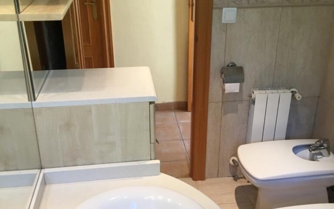 Дом в L’Eliana 135 кв.м с террасой и бассейном