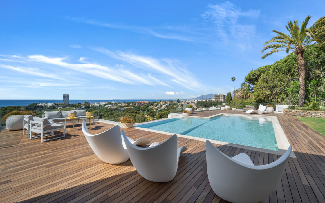 Вилла в Марбелье с 4 спальнями и террасой 450 кв.м.