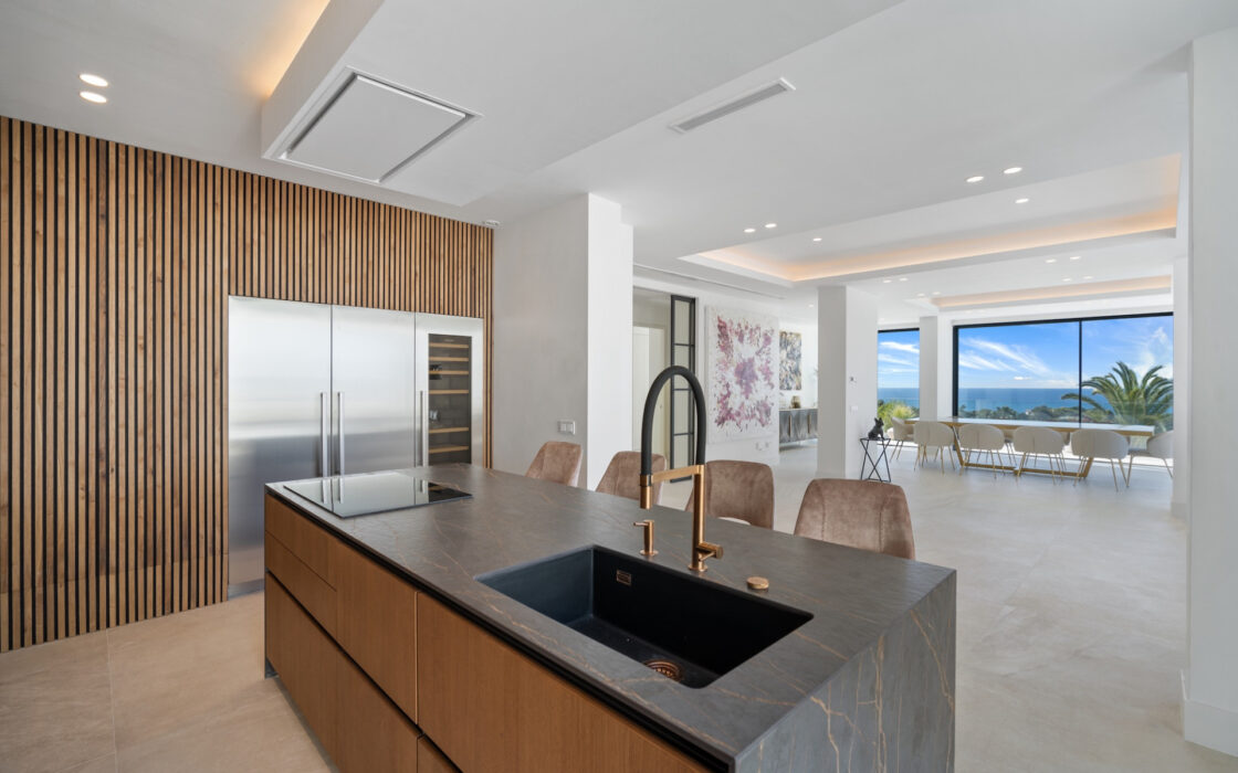 Вилла в Марбелье с 4 спальнями и террасой 450 кв.м.