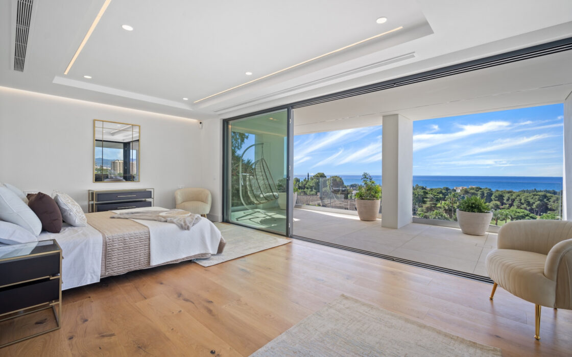 Вилла в Марбелье с 4 спальнями и террасой 450 кв.м.