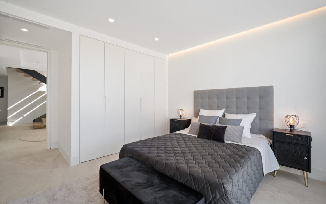 Вилла в Марбелье с 4 спальнями и террасой 450 кв.м.