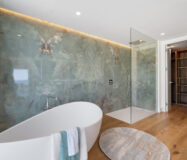 Вилла в Марбелье с 4 спальнями и террасой 450 кв.м.