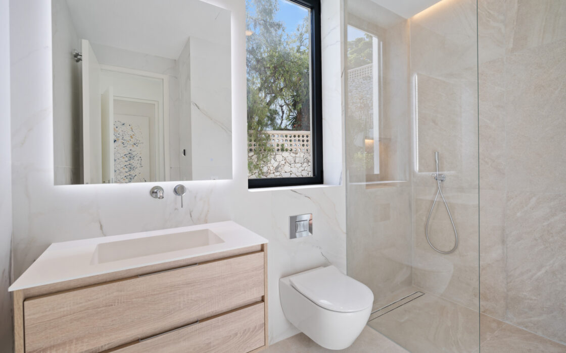 Вилла в Марбелье с 4 спальнями и террасой 450 кв.м.