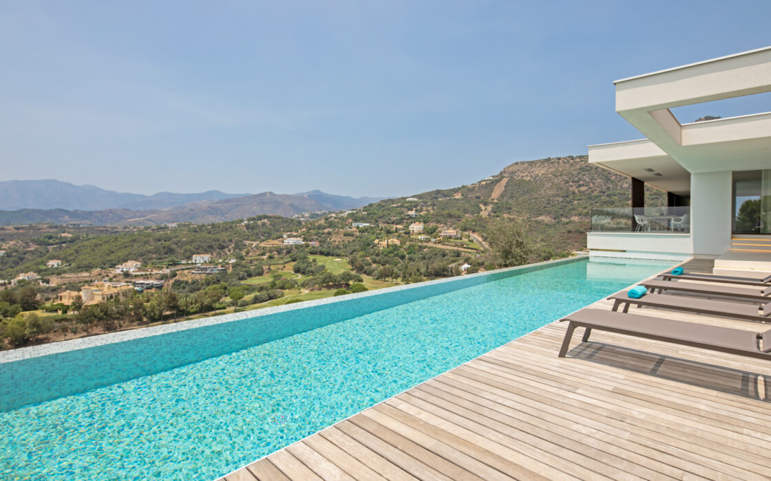 Вілла з терасою в Бенахавісі, 4 спальні, 185 кв.м.