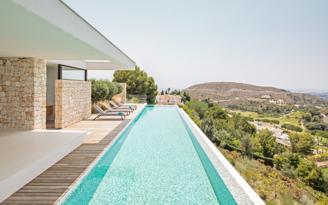 Вілла з терасою в Бенахавісі, 4 спальні, 185 кв.м.