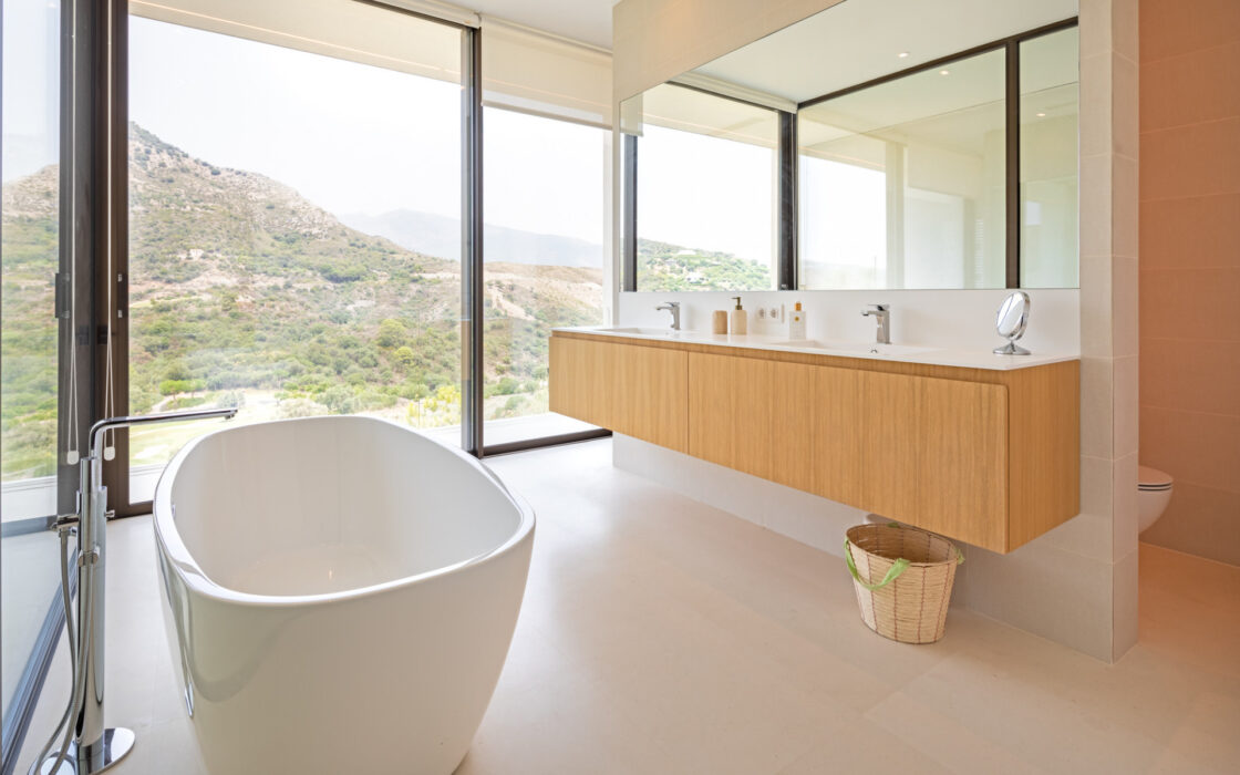 Вілла з терасою в Бенахавісі, 4 спальні, 185 кв.м.