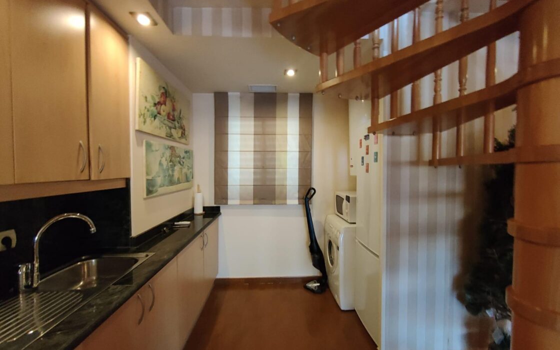 Двоповерхова квартира з терасами в Вільяхойоса 130 кв.м