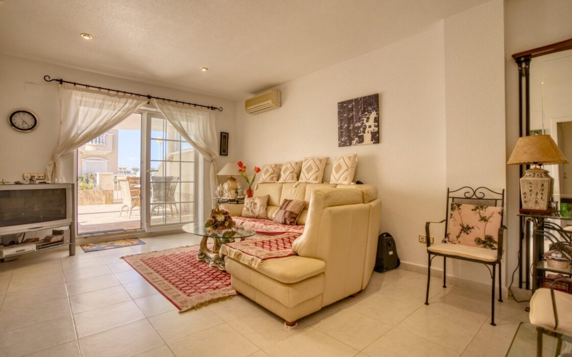 Квартира с террасой и видом на море в Гуардамар дель Сегура