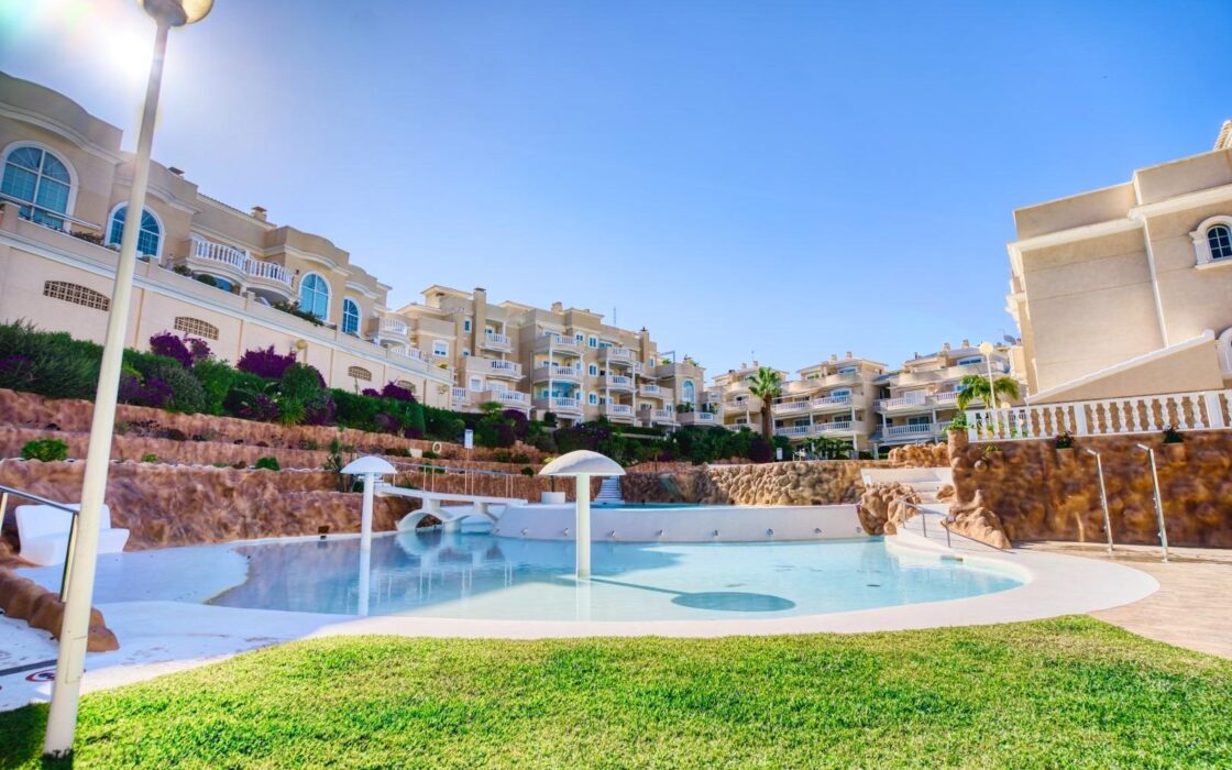 Квартира с террасой и видом на море в Гуардамар дель Сегура