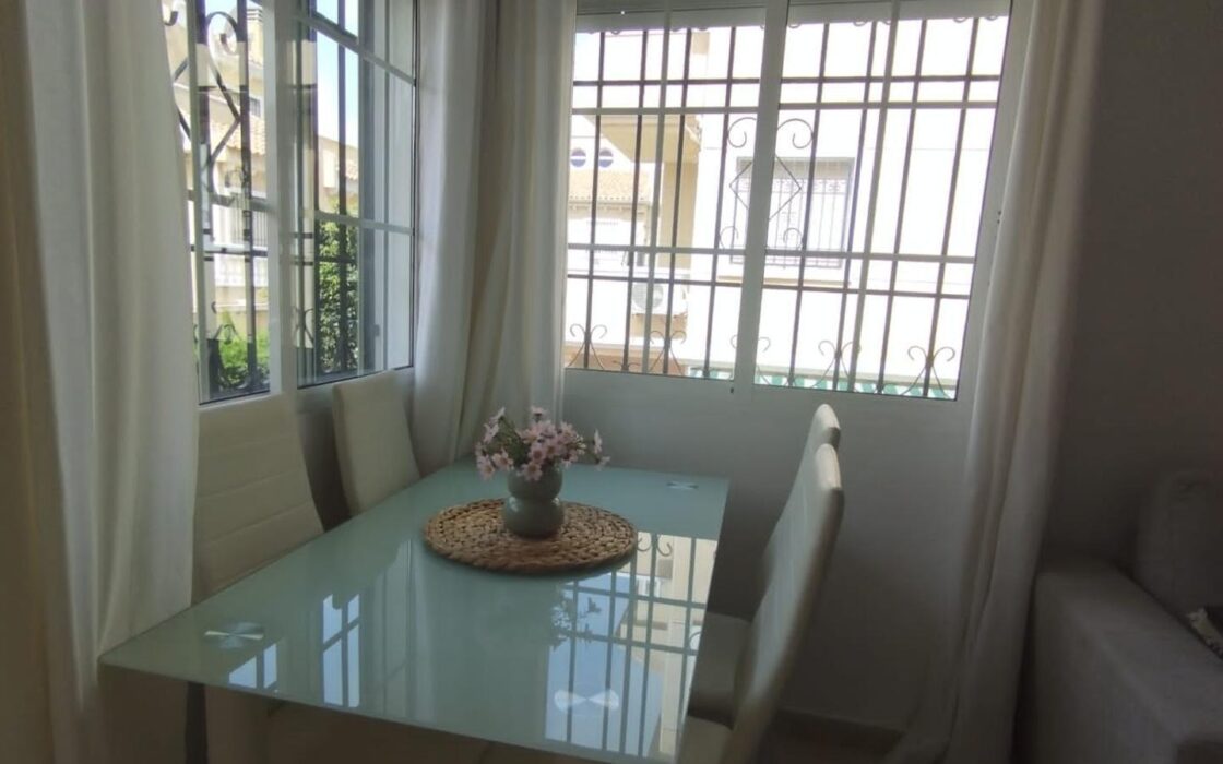 Квартира с террасой и видом на море в Гуардамар дель Сегура