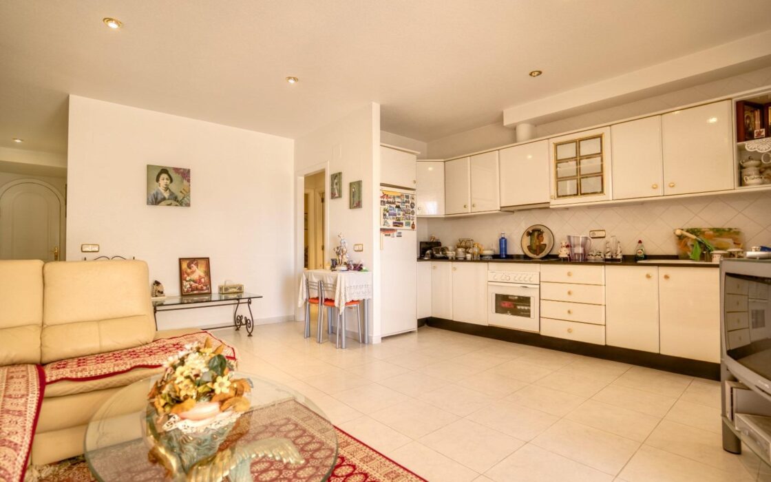 Квартира с террасой и видом на море в Гуардамар дель Сегура