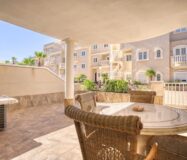 Квартира с террасой и видом на море в Гуардамар дель Сегура