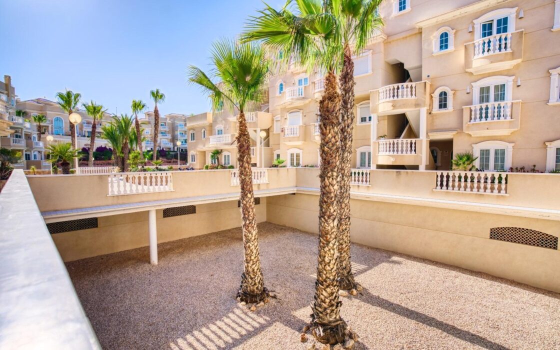 Квартира с террасой и видом на море в Гуардамар дель Сегура