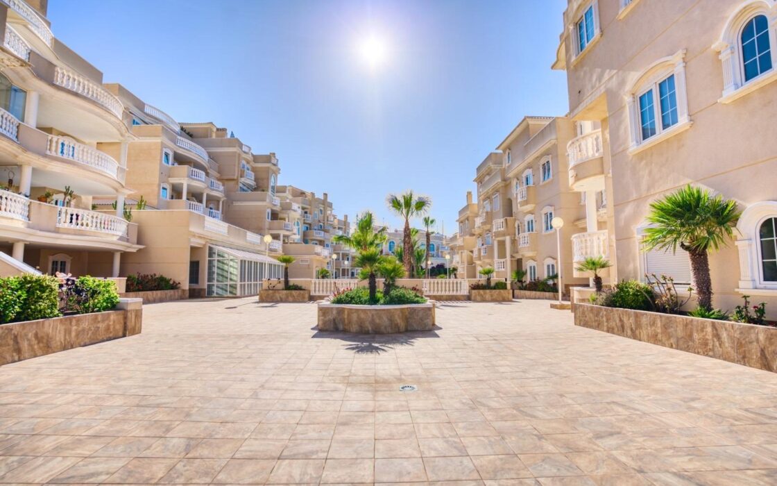 Квартира с террасой и видом на море в Гуардамар дель Сегура