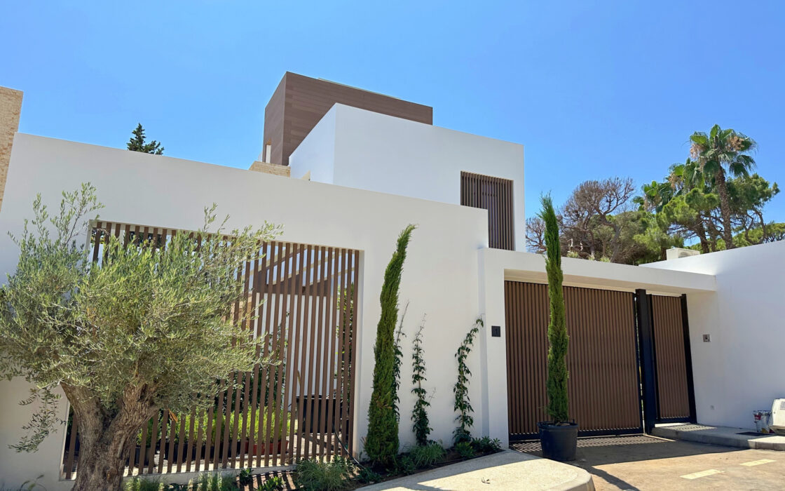 Вилла на Золотой Миле, Марбелья, 5 комнат, терраса