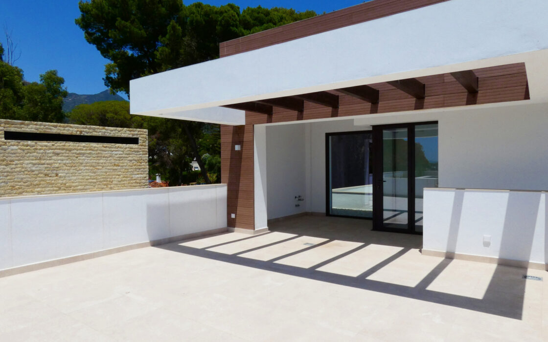 Вилла на Золотой Миле, Марбелья, 5 комнат, терраса