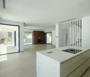 Вилла на Золотой Миле, Марбелья, 5 комнат, терраса