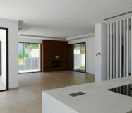 Вилла на Золотой Миле, Марбелья, 5 комнат, терраса