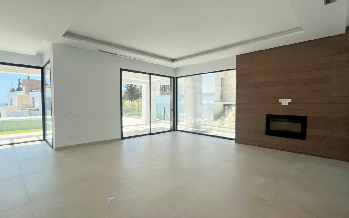 Вилла на Золотой Миле, Марбелья, 5 комнат, терраса