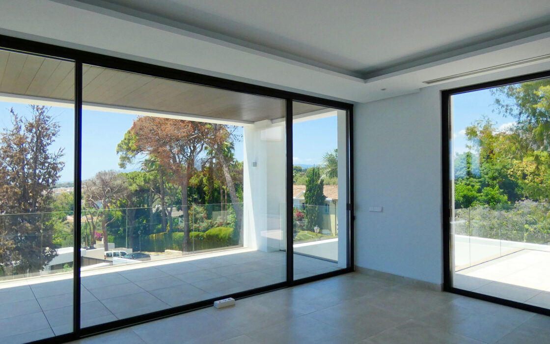 Вилла на Золотой Миле, Марбелья, 5 комнат, терраса