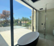 Вилла на Золотой Миле, Марбелья, 5 комнат, терраса