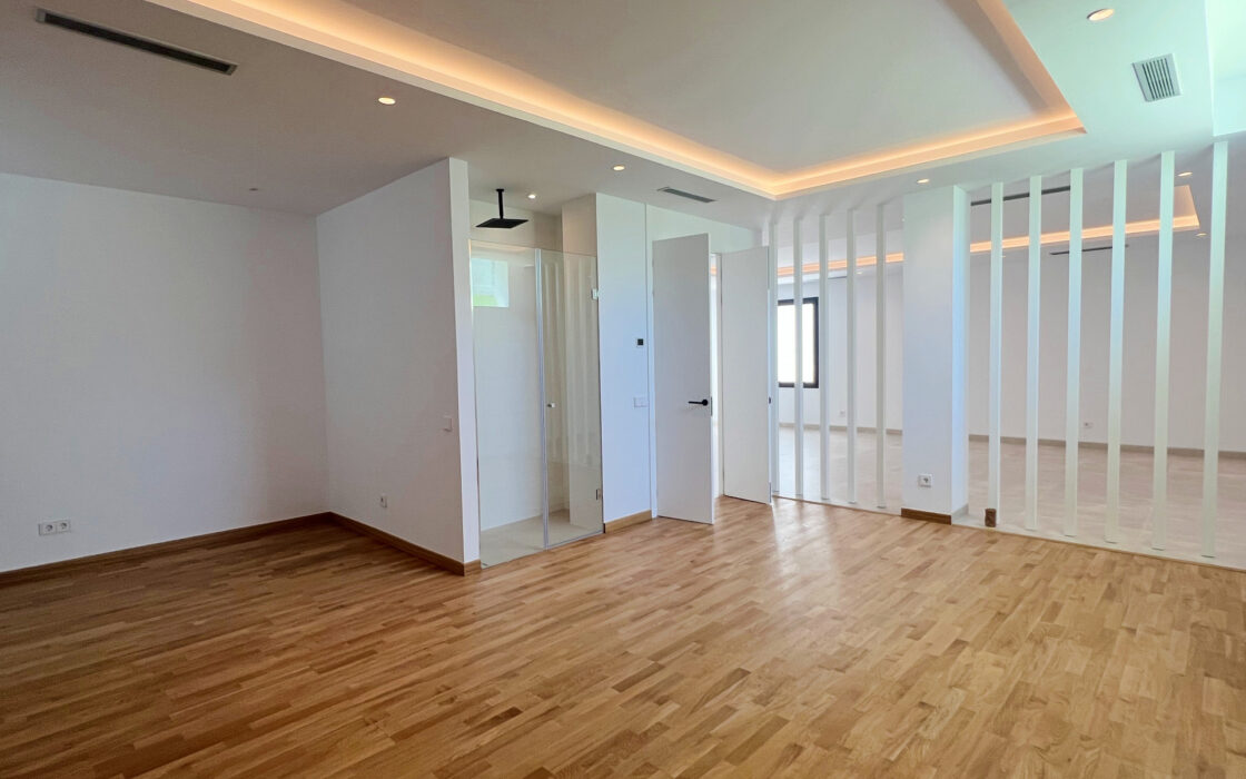 Вилла на Золотой Миле, Марбелья, 5 комнат, терраса