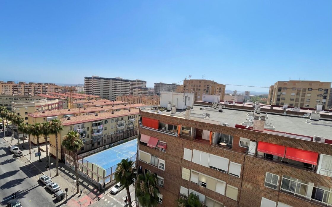 Квартира в Беналуа с террасой и панорамным видом 101 кв.м